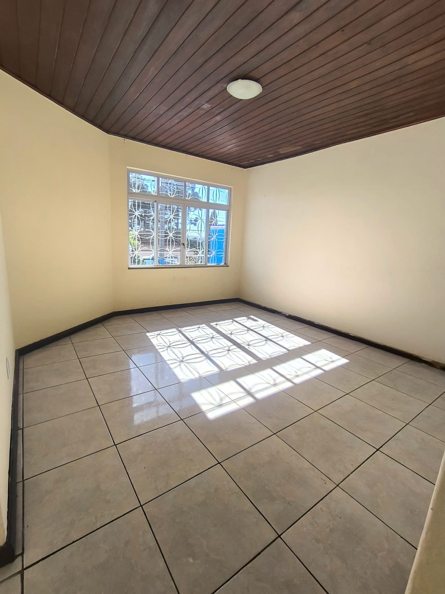 Casa no centro para locação — imagem 4