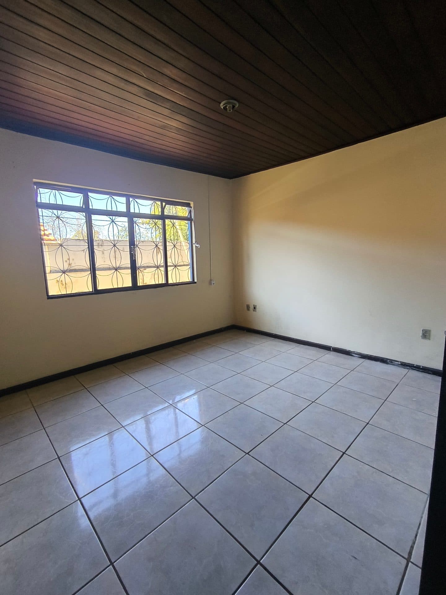 Casa no centro para locação — imagem 9