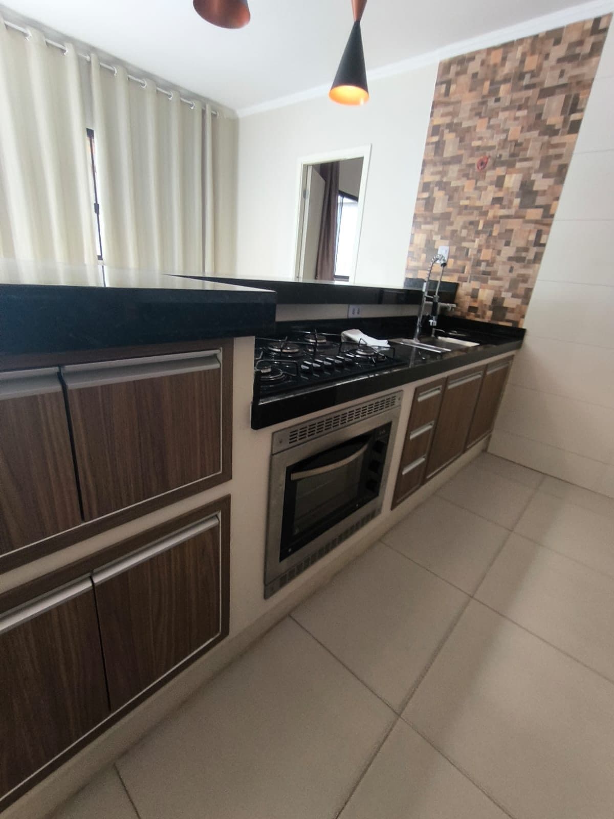 Aluga-se Casa com Ponto comercial — imagem 4