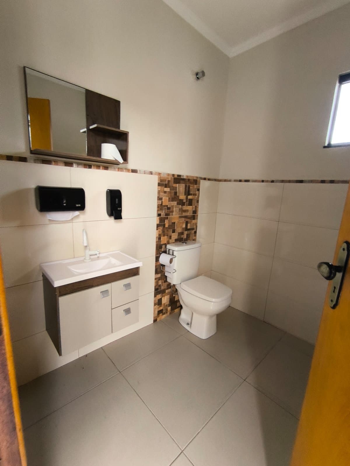 Aluga-se Casa com Ponto comercial — imagem 16